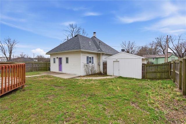 202 NW Yennie Street, Grain Valley, MO 64029