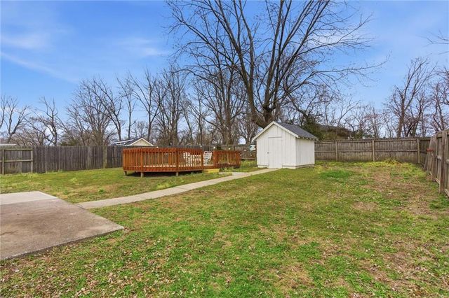 202 NW Yennie Street, Grain Valley, MO 64029