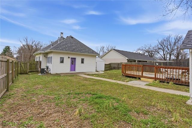 202 NW Yennie Street, Grain Valley, MO 64029