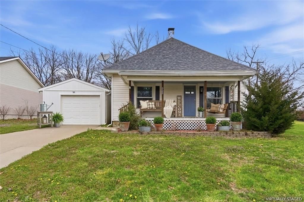 202 NW Yennie Street, Grain Valley, MO 64029