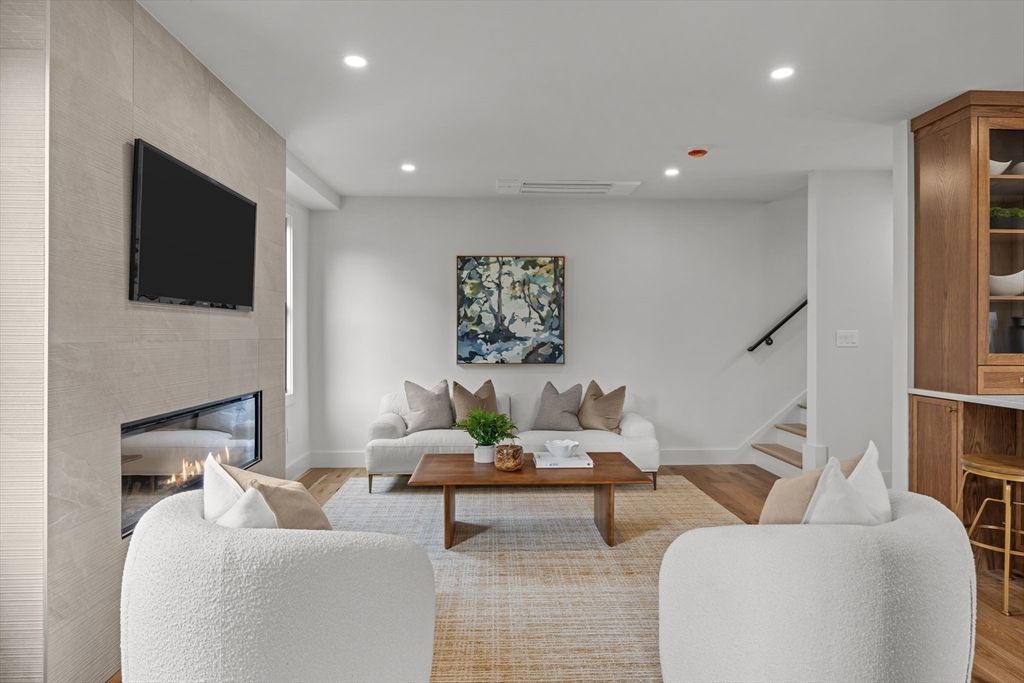 27-29 Dartmouth St 1, Arlington, MA 02474