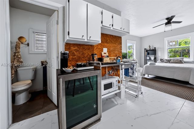 1310 NW 52nd St, Miami, FL 33142