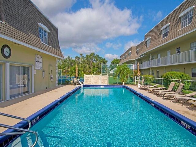 1901 Indian River Boulevard 104C, Vero Beach, FL 32960