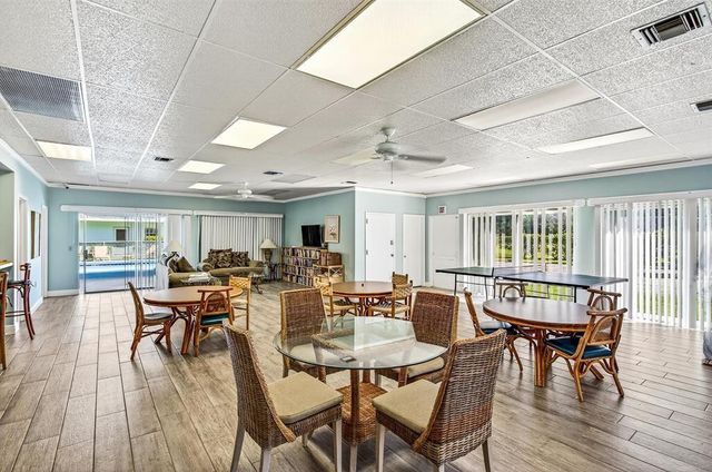 1901 Indian River Boulevard 104C, Vero Beach, FL 32960