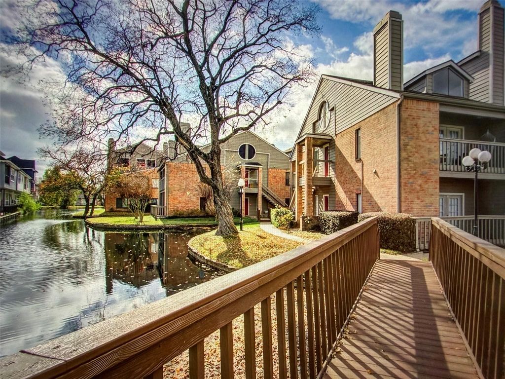2023 Gentryside Drive 209, Houston, TX 77077