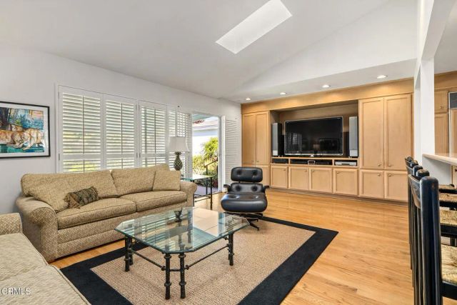 5209 Knoxville Avenue, Lakewood, CA 90713