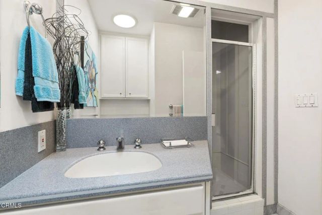 5209 Knoxville Avenue, Lakewood, CA 90713