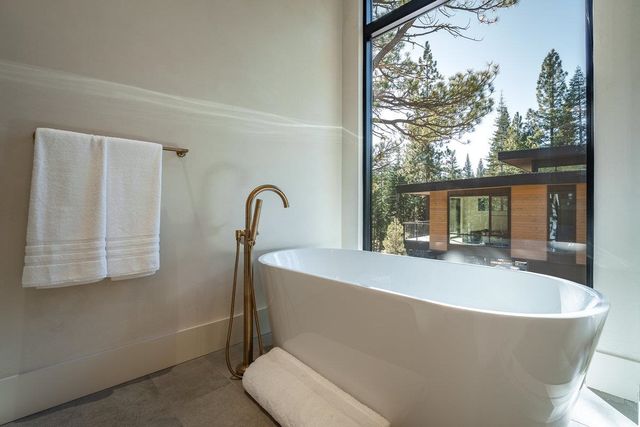 9308 Nine Bark Road, Truckee, CA 96161