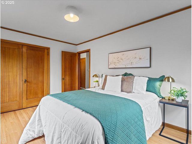 4128 Se FRANKLIN St, Portland, OR 97202