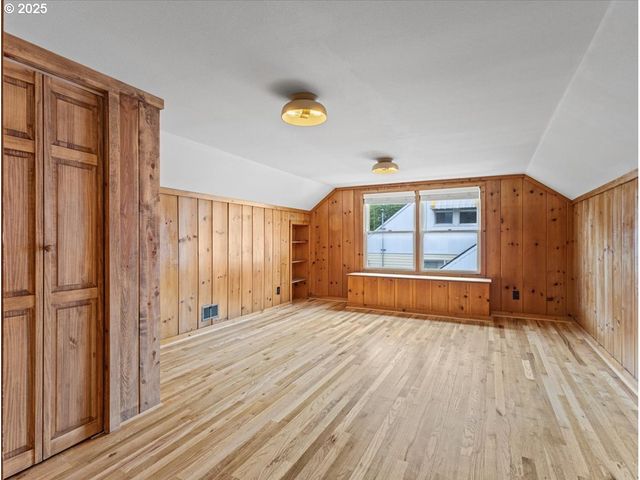 4128 Se FRANKLIN St, Portland, OR 97202