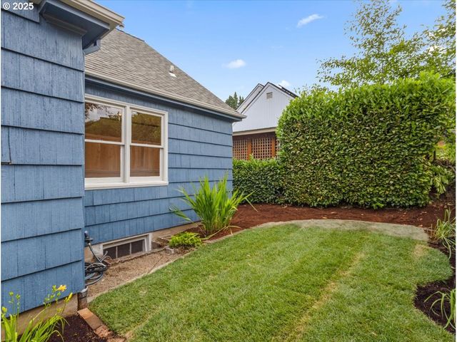 4128 Se FRANKLIN St, Portland, OR 97202