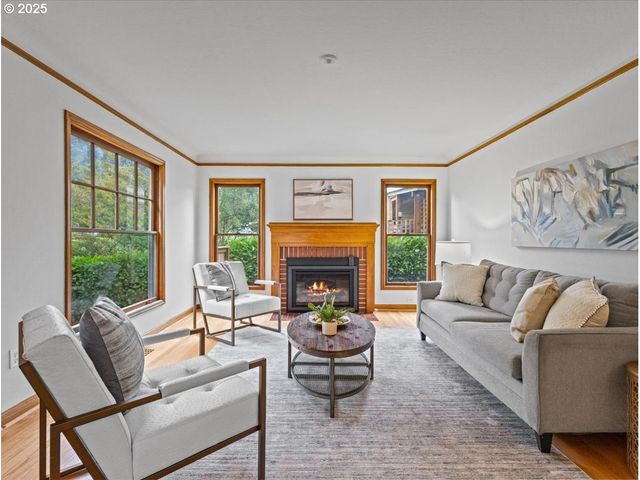 4128 Se FRANKLIN St, Portland, OR 97202