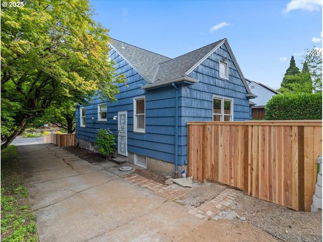 4128 Se FRANKLIN St, Portland, OR 97202