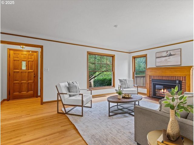 4128 Se FRANKLIN St, Portland, OR 97202