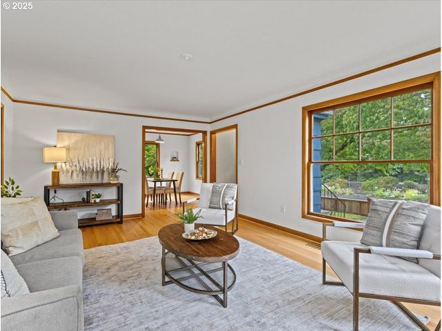 4128 Se FRANKLIN St, Portland, OR 97202