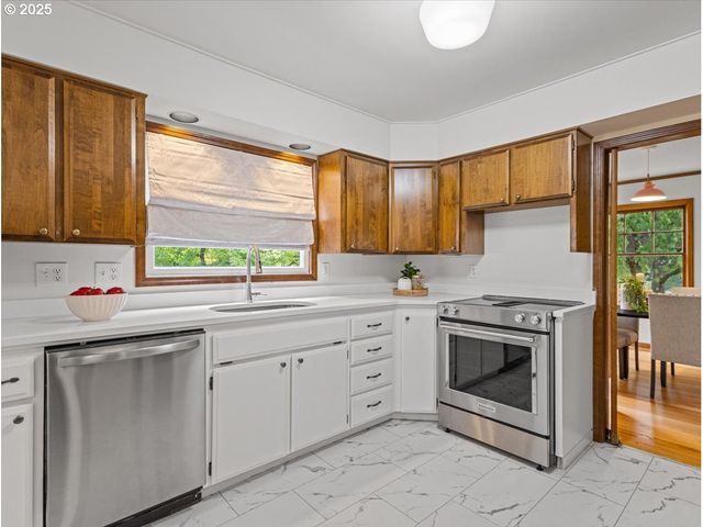 4128 Se FRANKLIN St, Portland, OR 97202