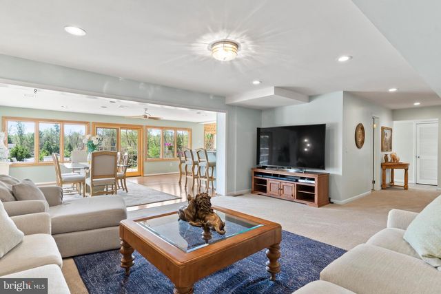 3428 LISBURN RD, Mechanicsburg, PA 17055
