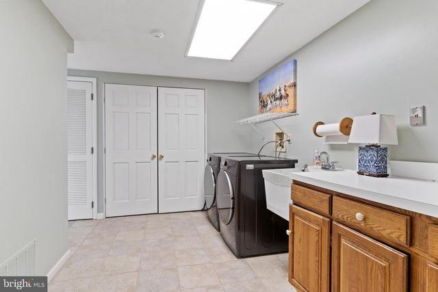 3428 LISBURN RD, Mechanicsburg, PA 17055