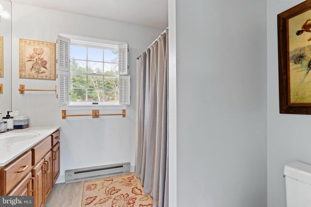 3428 LISBURN RD, Mechanicsburg, PA 17055