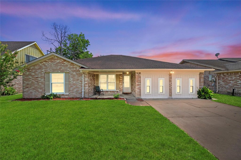 12211 Pine Knoll Drive, Houston, TX 77099