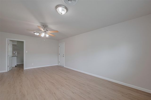 2401 33rd Avenue N, Texas City, TX 77590