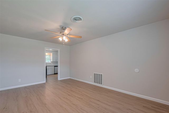 2401 33rd Avenue N, Texas City, TX 77590