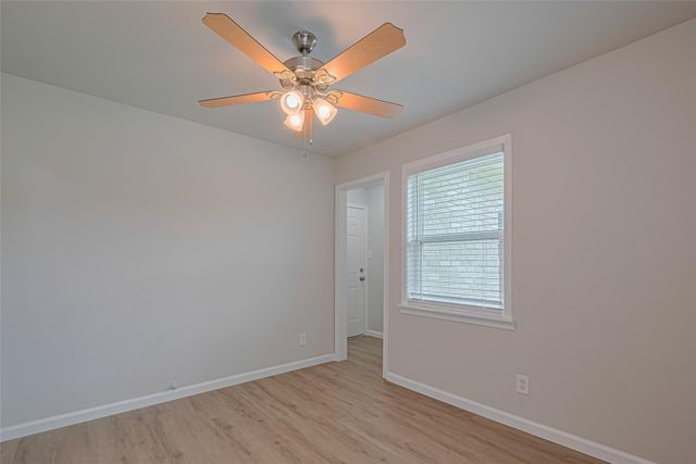 2401 33rd Avenue N, Texas City, TX 77590