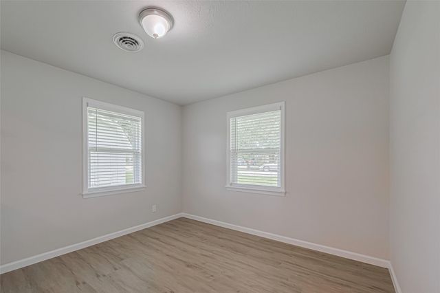 2401 33rd Avenue N, Texas City, TX 77590