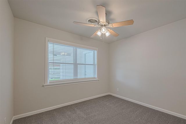 2401 33rd Avenue N, Texas City, TX 77590
