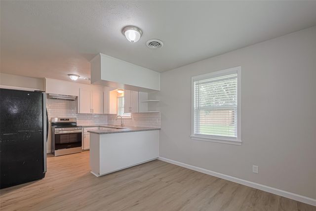 2401 33rd Avenue N, Texas City, TX 77590