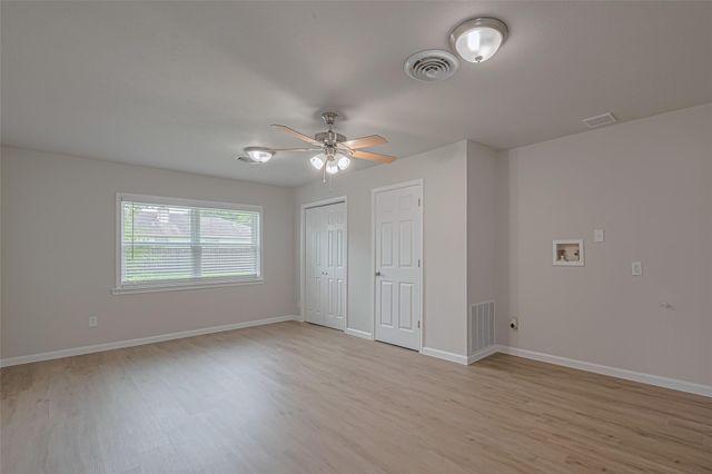 2401 33rd Avenue N, Texas City, TX 77590
