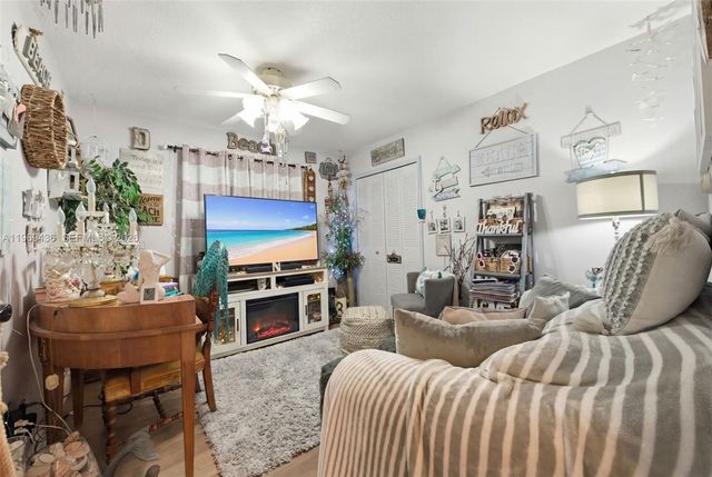 11435 NW 41st St, Sunrise, FL 33323