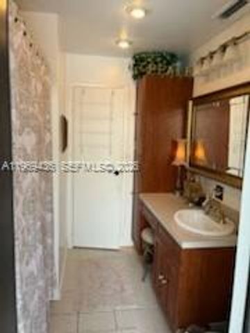 11435 NW 41st St, Sunrise, FL 33323