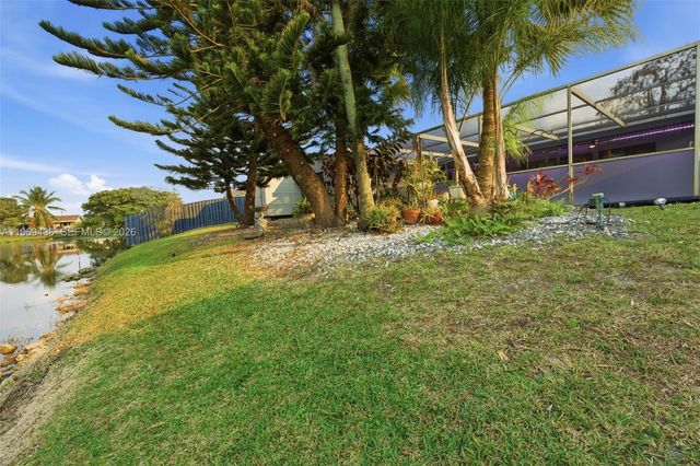 11435 NW 41st St, Sunrise, FL 33323