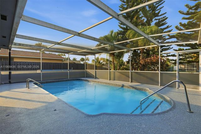 11435 NW 41st St, Sunrise, FL 33323