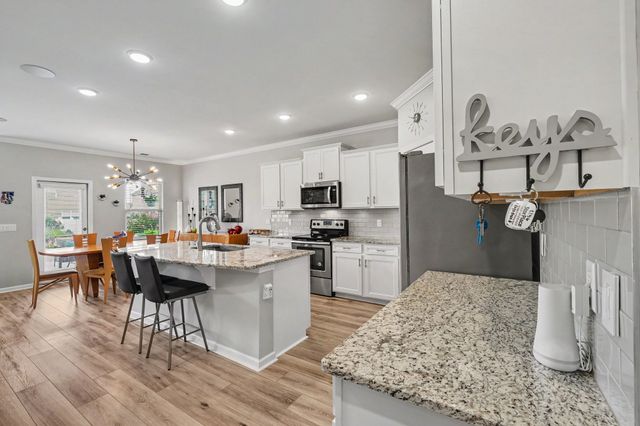 2925 Hen Brook Dr, Columbia, TN 38401