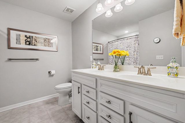 2925 Hen Brook Dr, Columbia, TN 38401