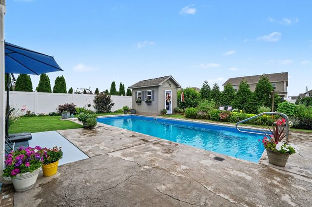 2925 Hen Brook Dr, Columbia, TN 38401