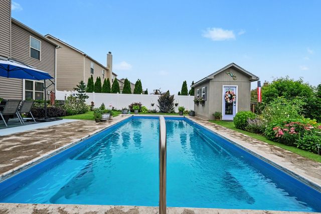 2925 Hen Brook Dr, Columbia, TN 38401