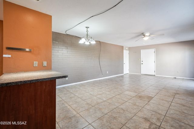 2525 N Alvernon Way Unit B1, Tucson, AZ 85712