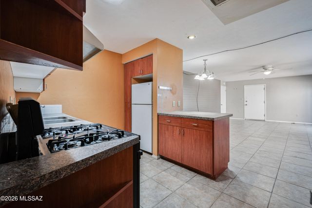 2525 N Alvernon Way Unit B1, Tucson, AZ 85712