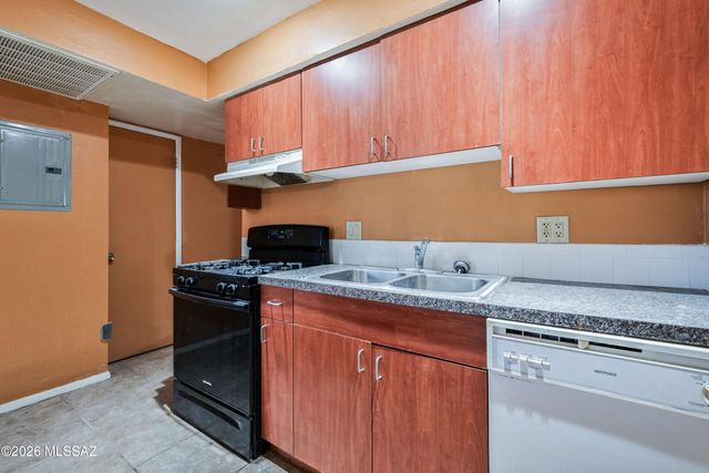 2525 N Alvernon Way Unit B1, Tucson, AZ 85712