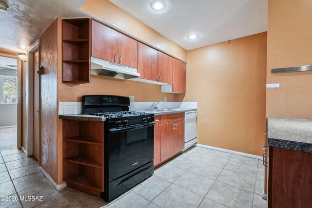 2525 N Alvernon Way Unit B1, Tucson, AZ 85712