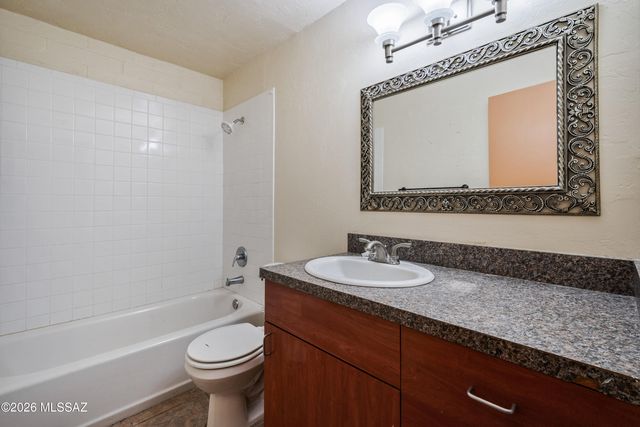 2525 N Alvernon Way Unit B1, Tucson, AZ 85712