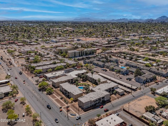 2525 N Alvernon Way Unit B1, Tucson, AZ 85712