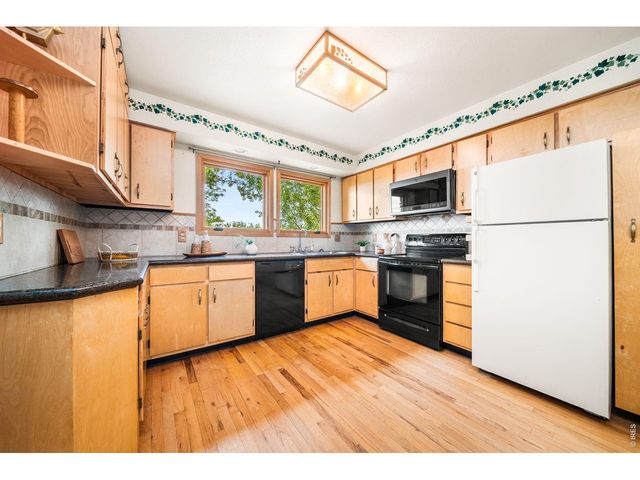 6541 Saint Vrain Rd, Longmont, CO 80503