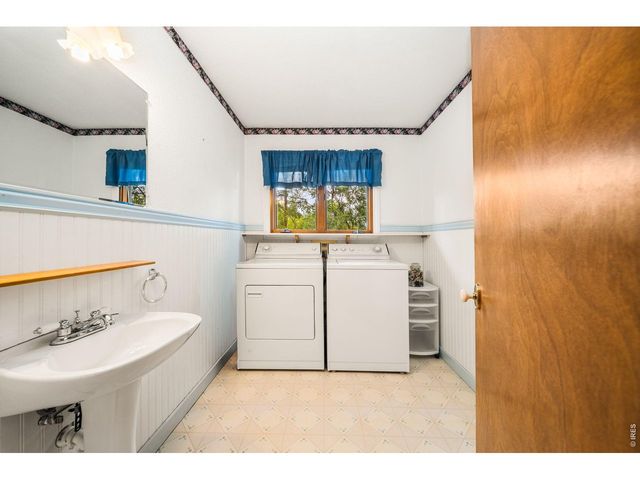 6541 Saint Vrain Rd, Longmont, CO 80503