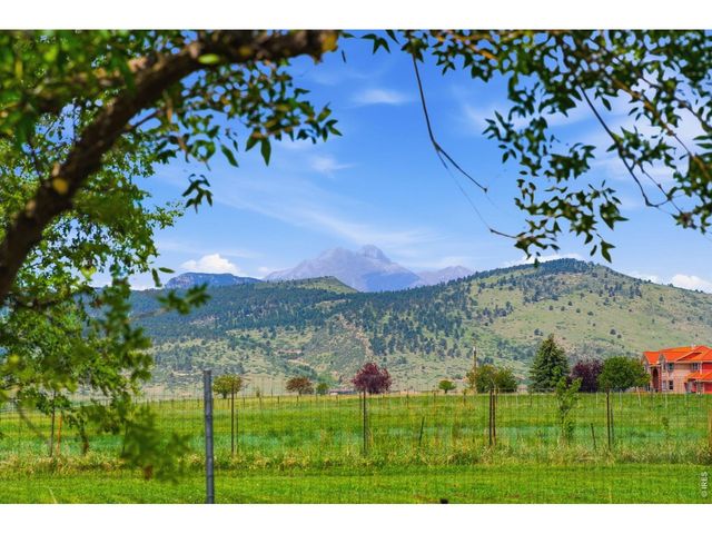 6541 Saint Vrain Rd, Longmont, CO 80503