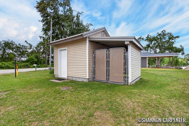 3741 E Shore Drive, Weidman, MI 48893