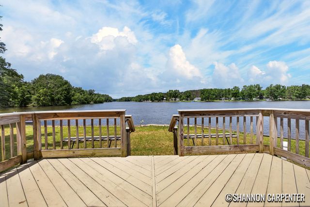 3741 E Shore Drive, Weidman, MI 48893